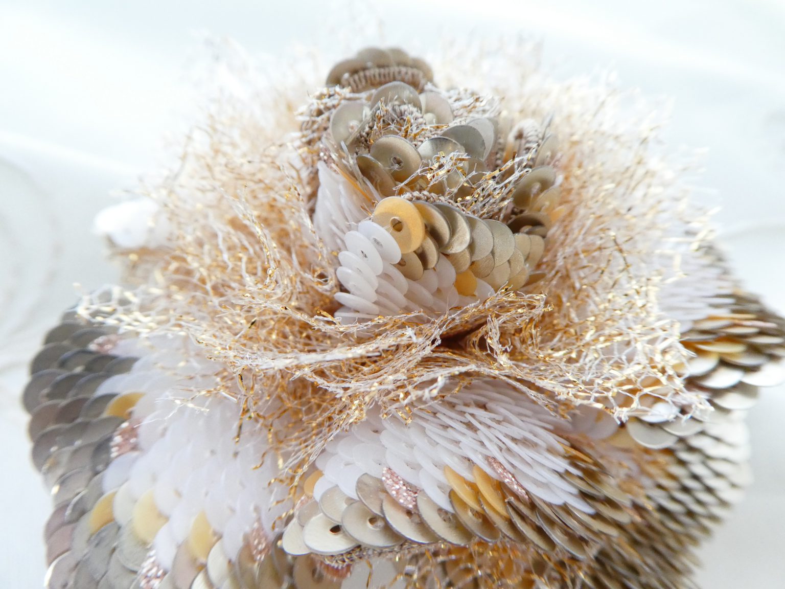 小島秋彦さん かたつむりブローチ 受注生産ヒグチユウコ