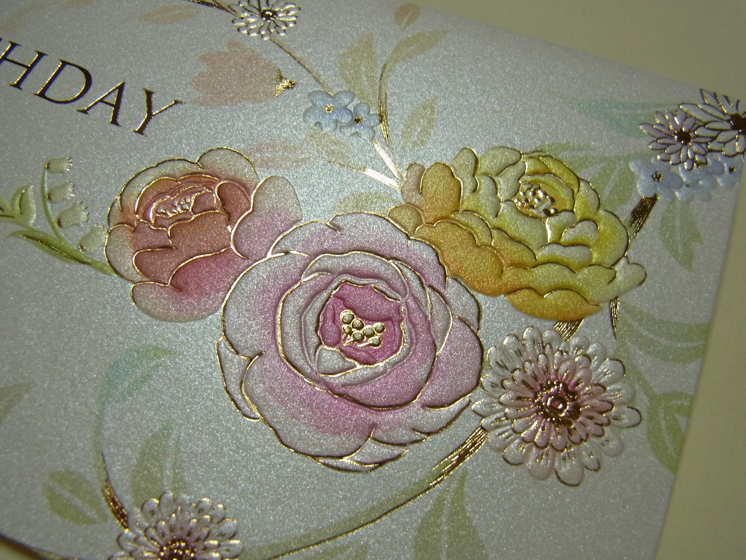 薔薇の絵柄のbirthdayカードを購入しました。